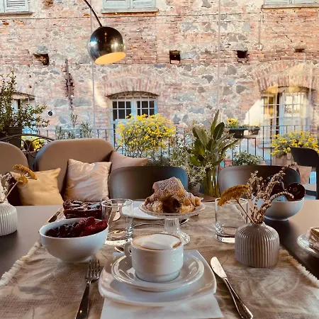 Spaziobianco 4* 이브레아